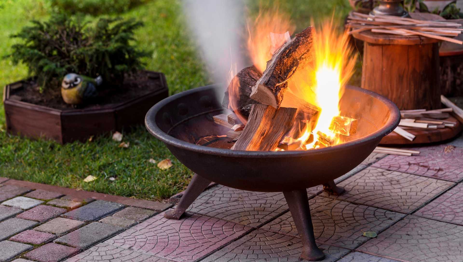 Feuerschale im Garten