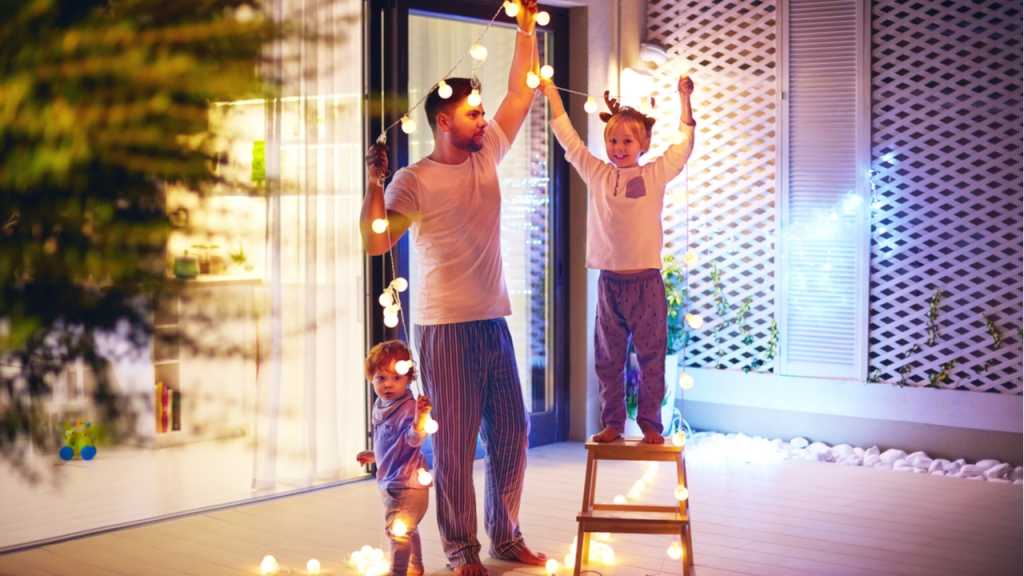 Auch auf der Terrasse ist Platz für ein wenig Weihnachtszauber.