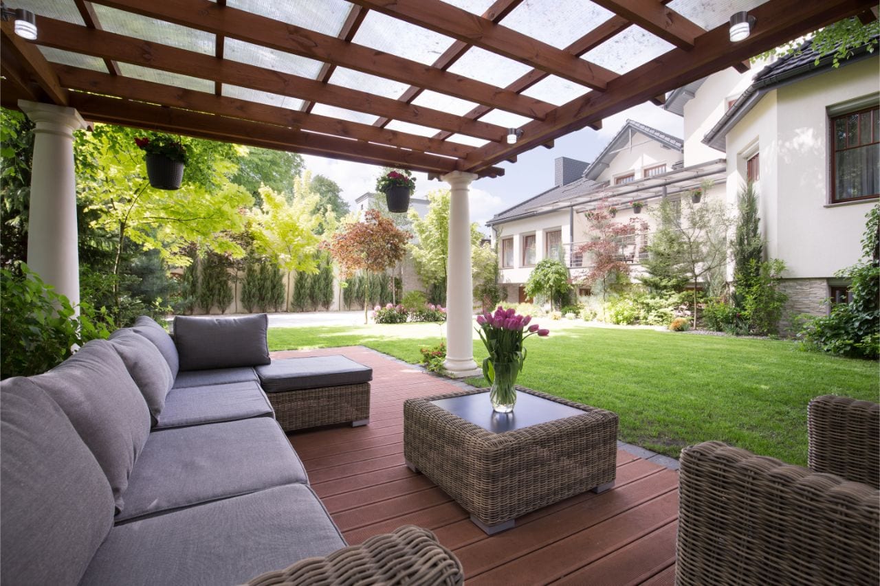 Terrassenüberdachung freistehend bietet viele Vorteile.