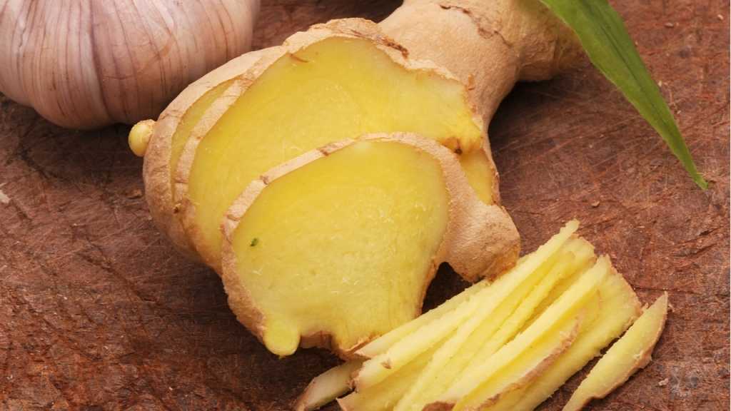 Die Inhaltsstoffe des Ingwers mildern Erkältungssymptome.