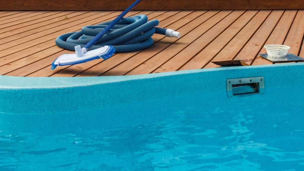 Pool mit Wasser