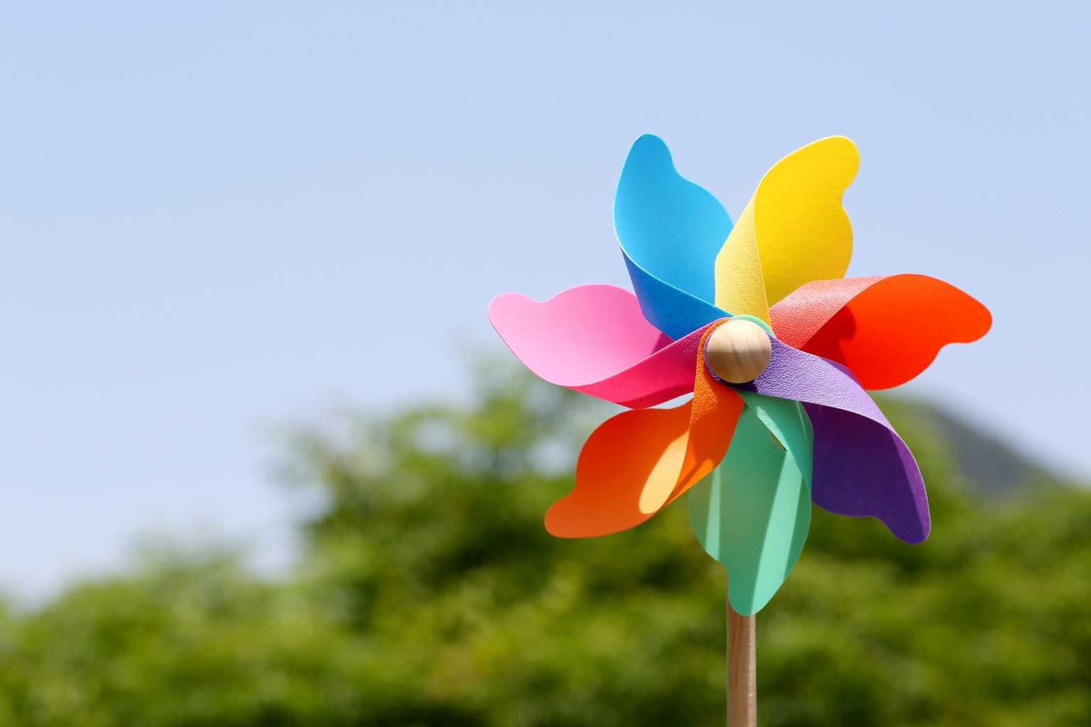 3 Windräder für den Garten, die bunte Akzente setzen Haus & Garten Profi