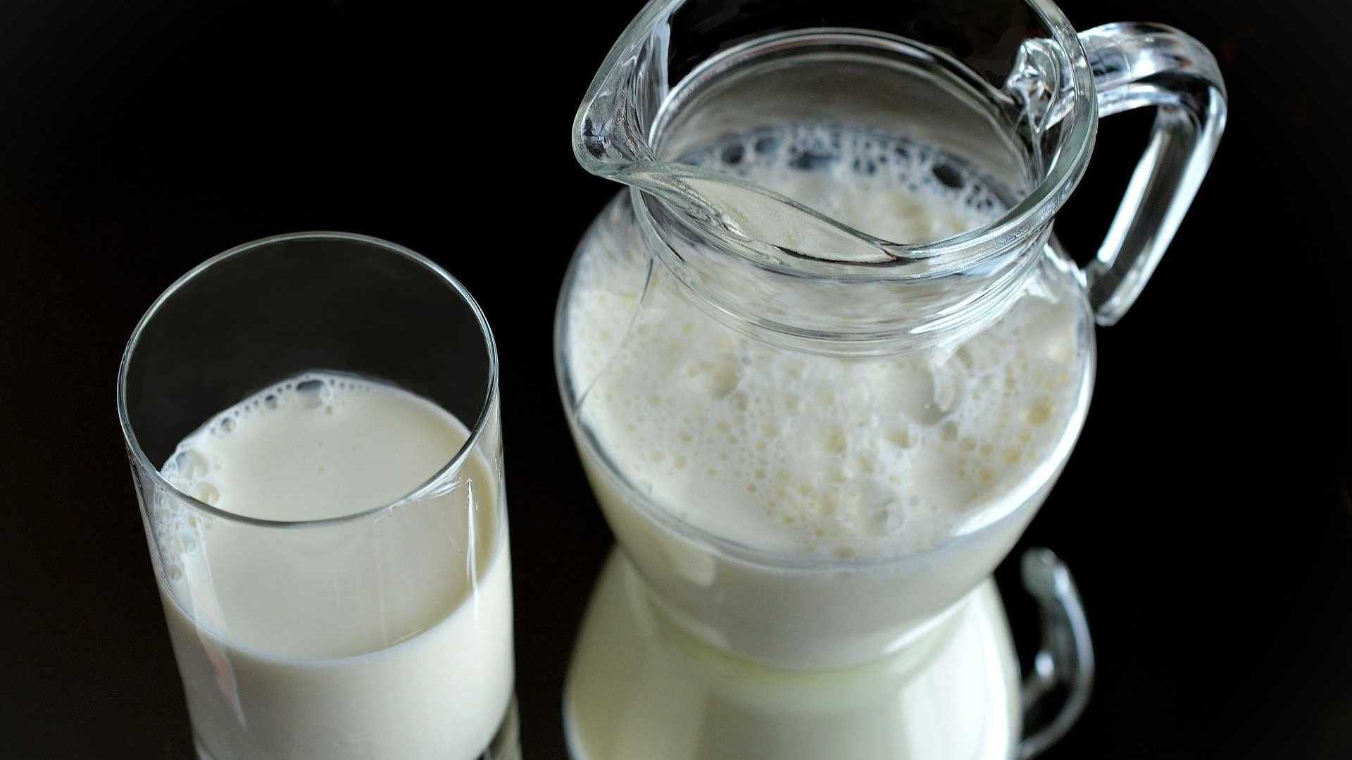 Glas mit Milch